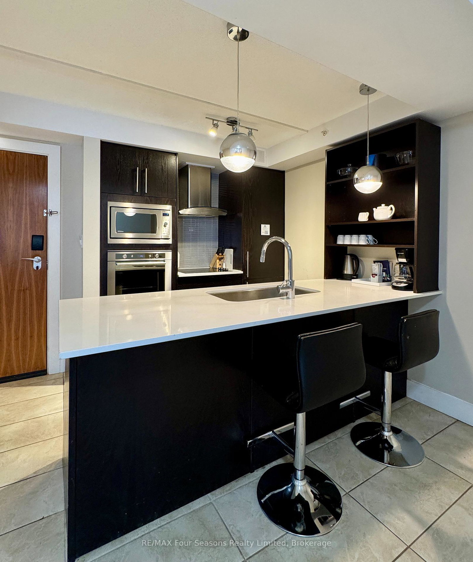 9-harbour-street-e-collingwood-ontario-s13728146