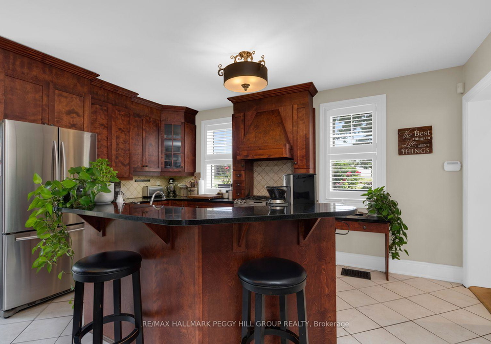 12-beacon-road-barrie-ontario-s13728966