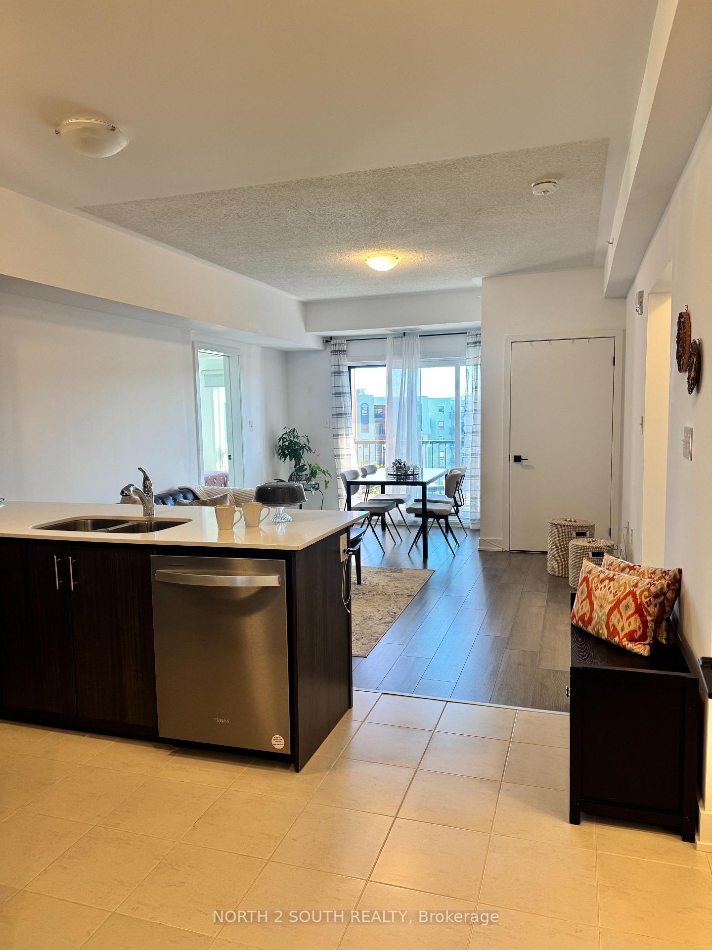 4-spice-way-barrie-ontario-s13729068