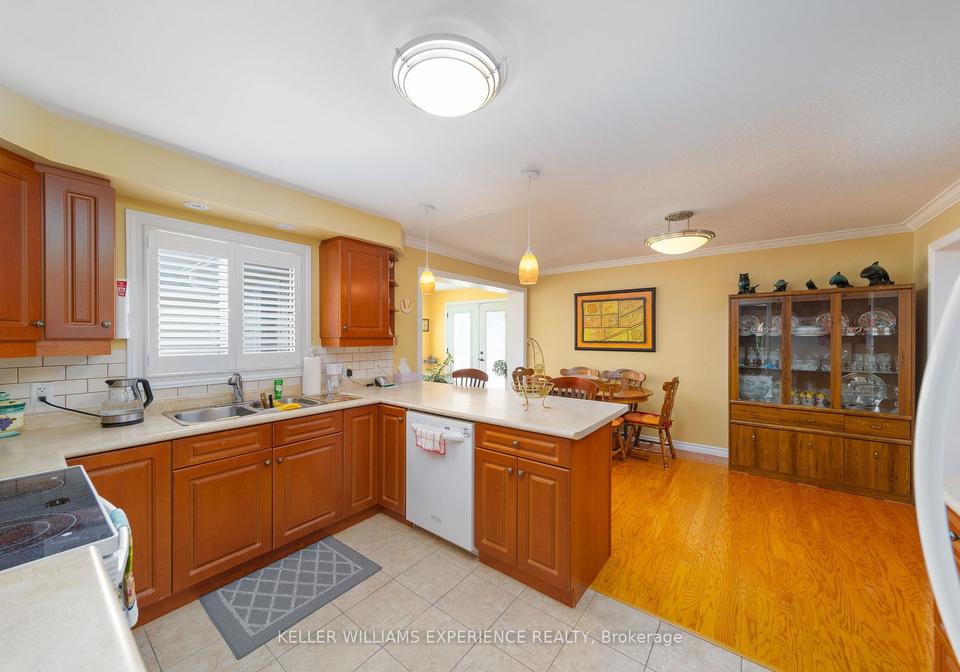6-virginia-avenue-wasaga-beach-ontario-s13730946