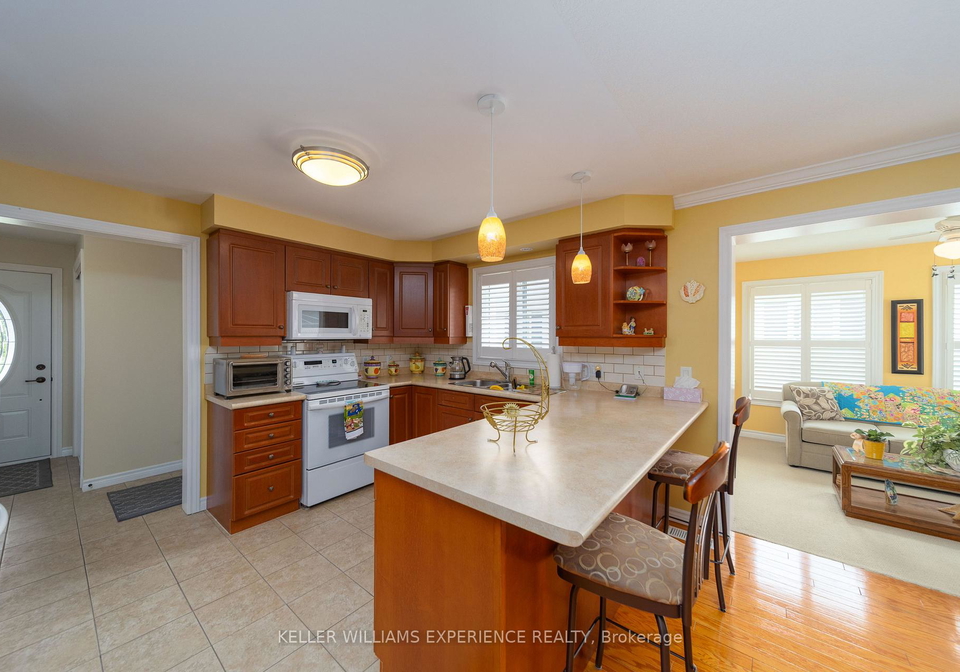 6-virginia-avenue-wasaga-beach-ontario-s13730946