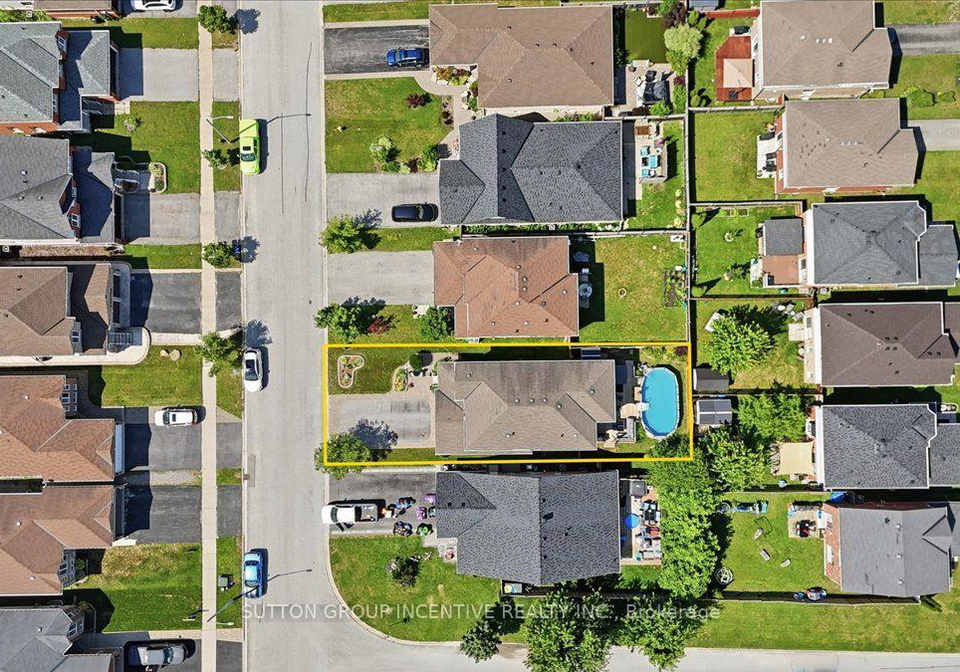 17-white-crescent-barrie-ontario-s13732158