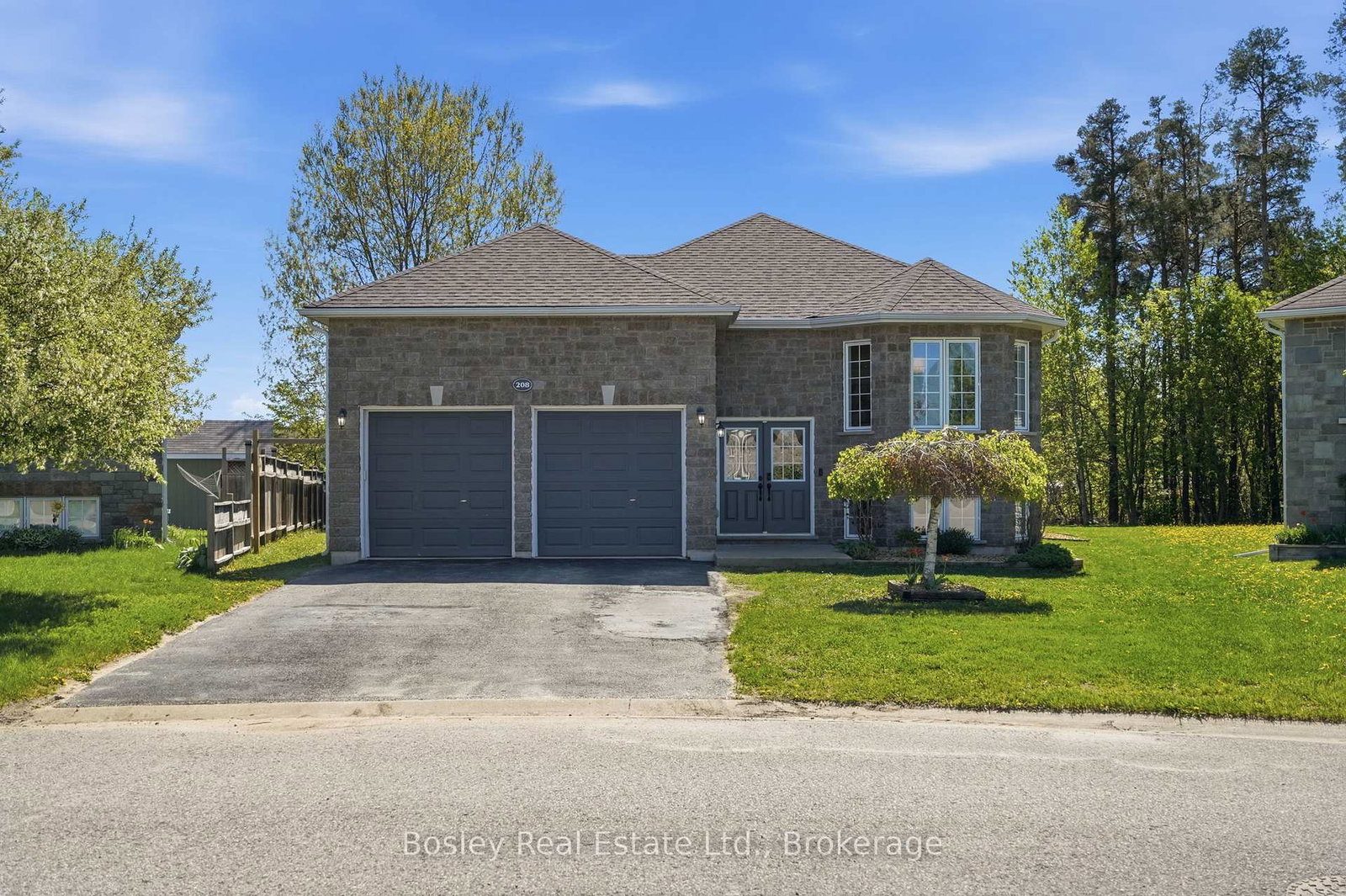 208-lamont-court-clearview-ontario-s13732348