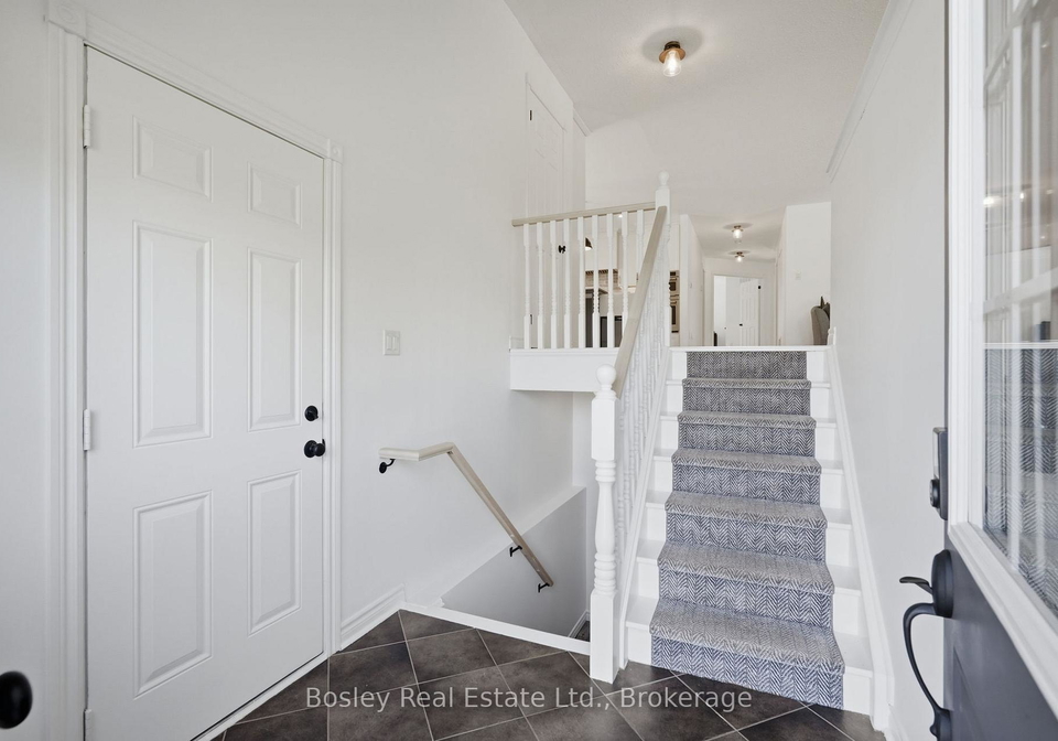 208-lamont-court-clearview-ontario-s13732348