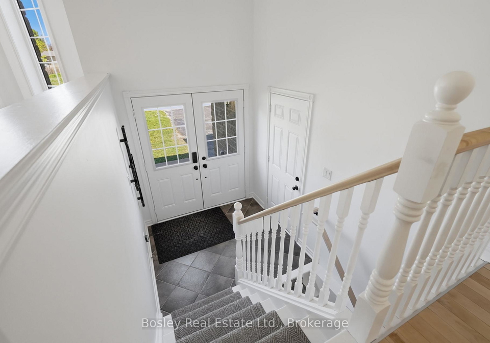 208-lamont-court-clearview-ontario-s13732348