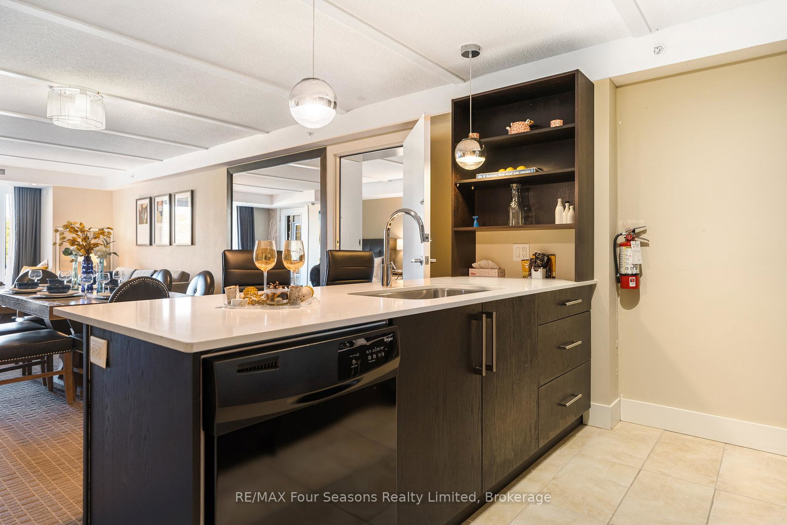 9-harbour-street-e-collingwood-ontario-s13732406