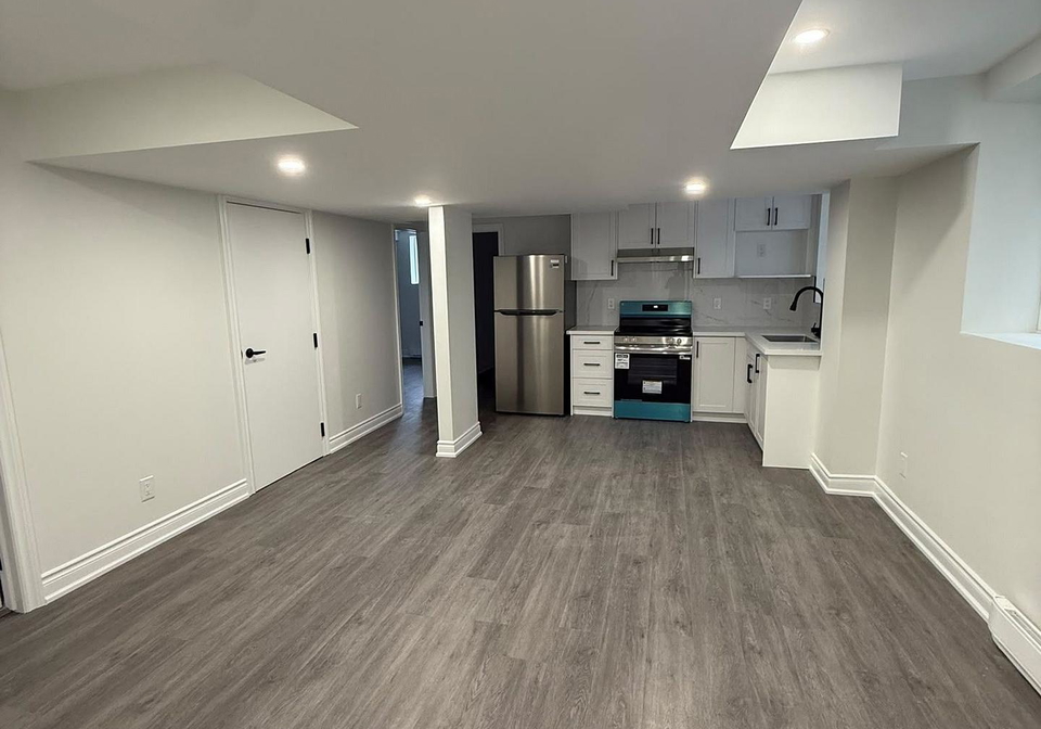 24-phoenix-boulevard-barrie-ontario-s13733942