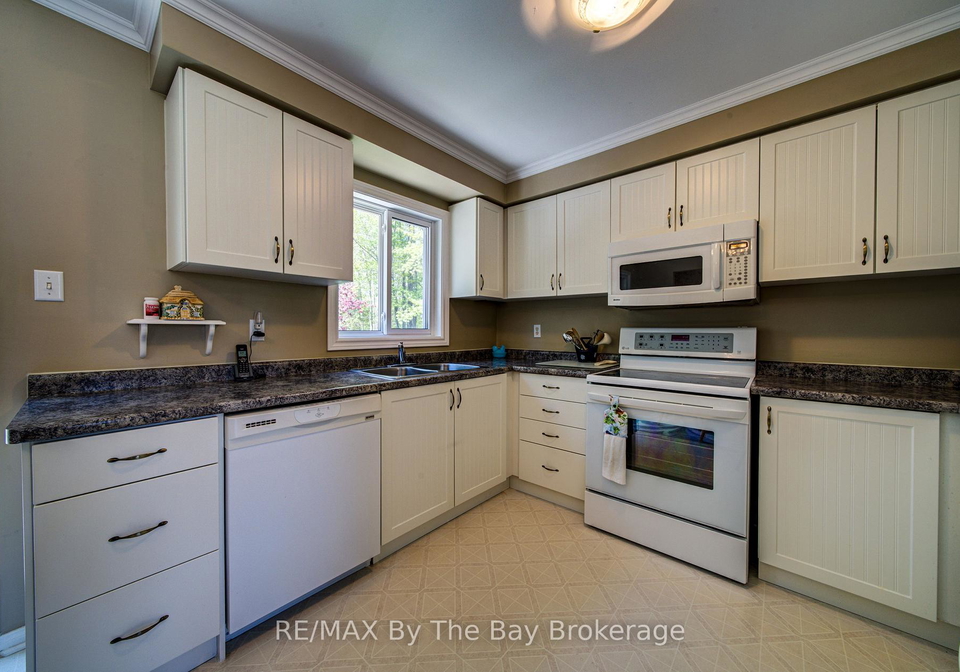 12-silver-birch-avenue-wasaga-beach-ontario-s13736684