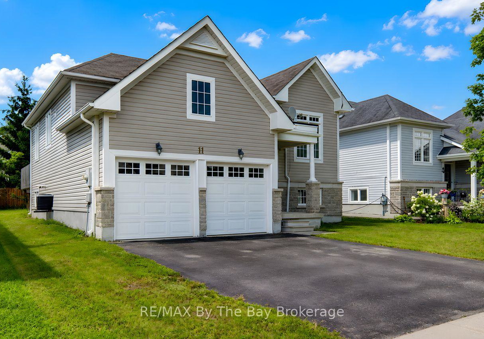 11-grand-poplar-lane-wasaga-beach-ontario-s13737124