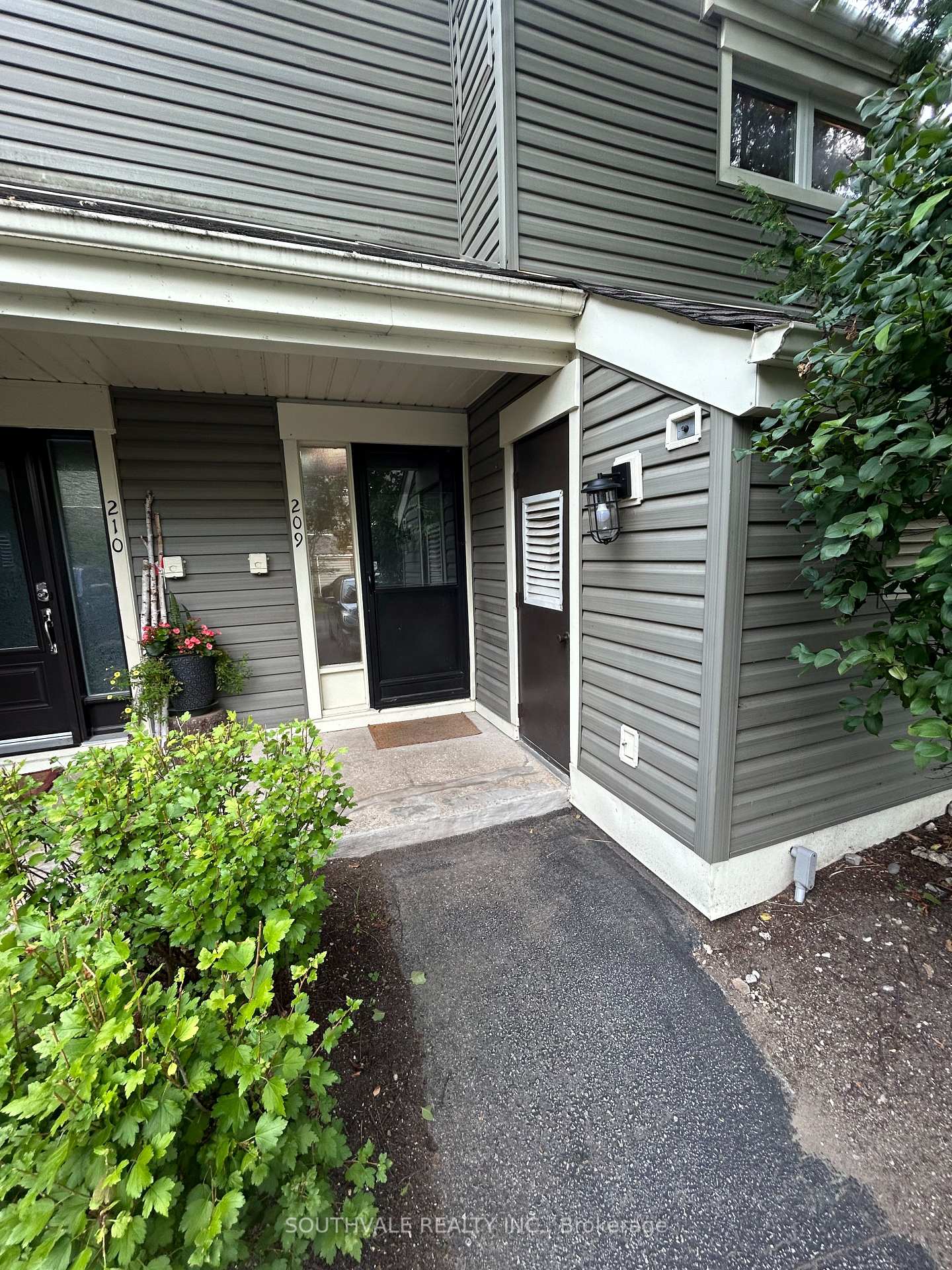 209-escarpment-crescent-collingwood-ontario-s13738556