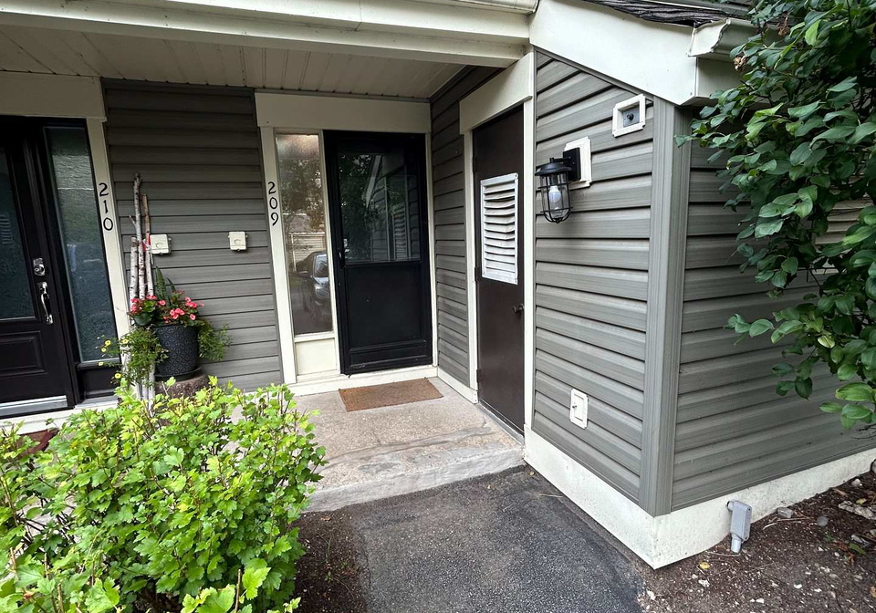 209-escarpment-crescent-collingwood-ontario-s13738556
