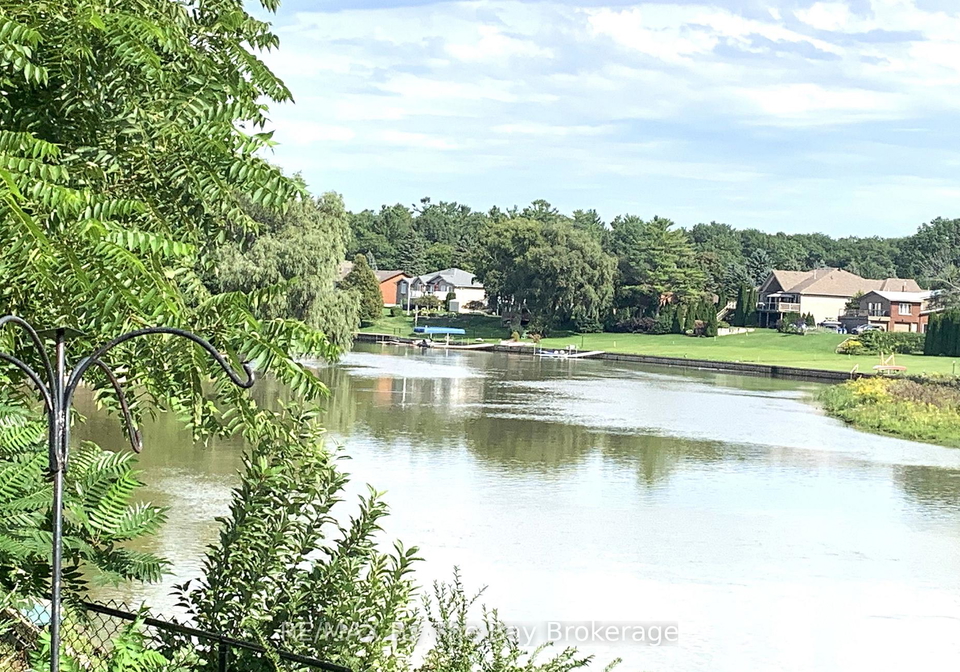 1345-mosley-street-wasaga-beach-ontario-s13739594