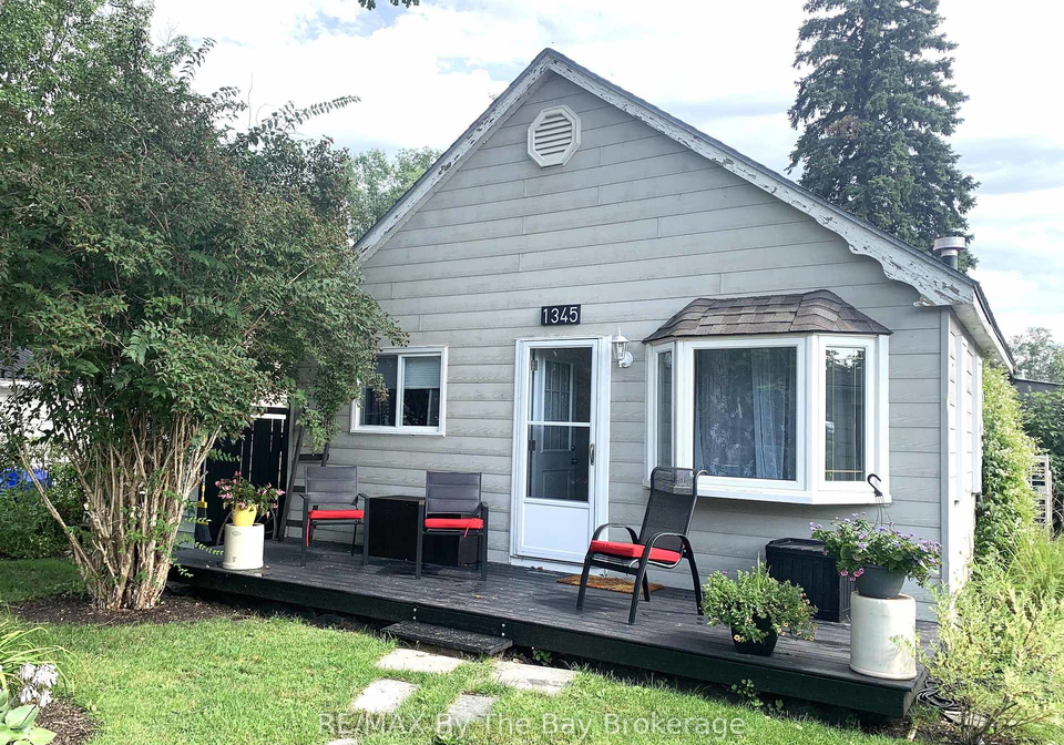 1345-mosley-street-wasaga-beach-ontario-s13739594
