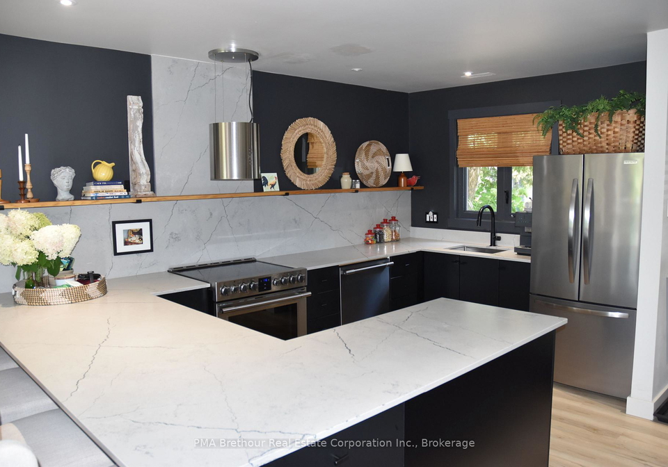 152-escarpment-crescent-collingwood-ontario-s13739900