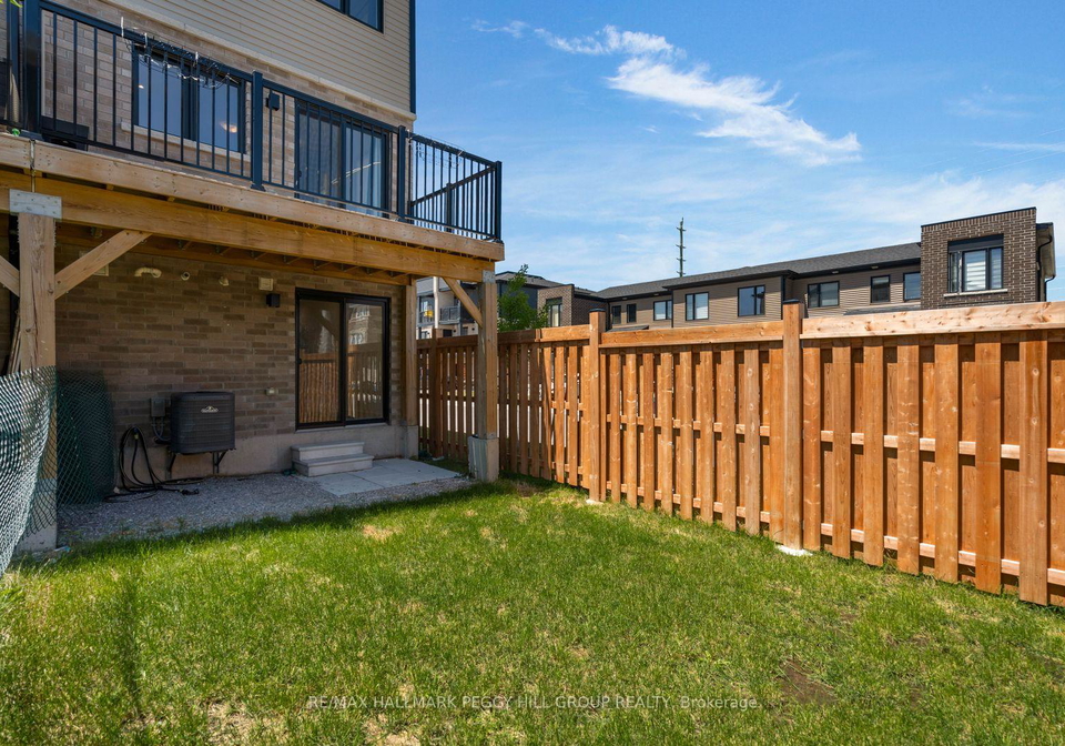 30-pumpkin-corner-crescent-barrie-ontario-s13741702