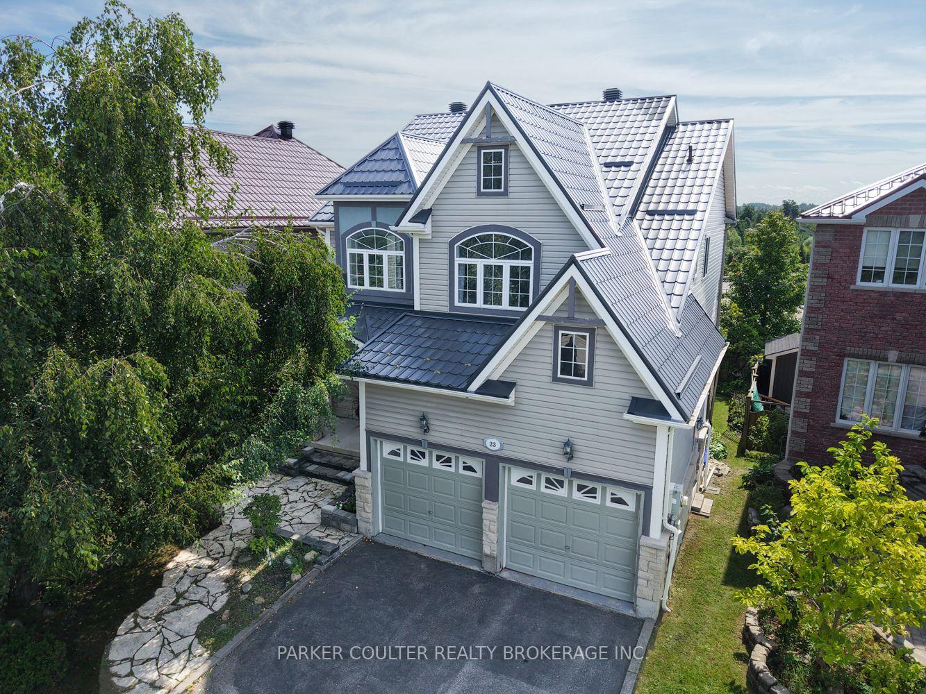 23-sovereigns-gate-barrie-ontario-s13744714