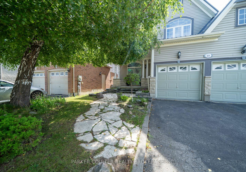 23-sovereigns-gate-barrie-ontario-s13744714