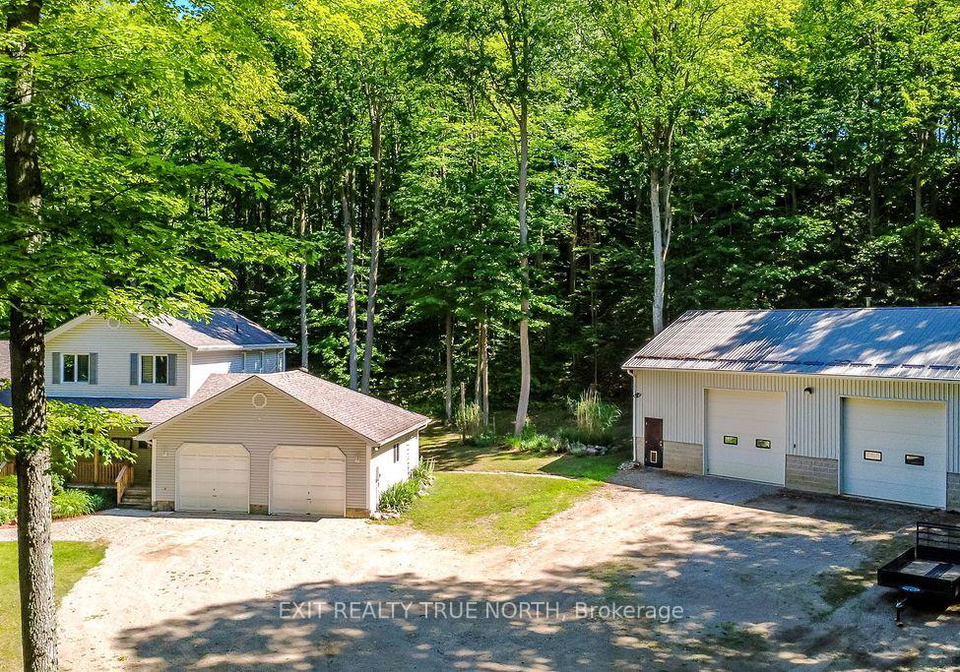 3889-baseline-road-springwater-ontario-s13744816