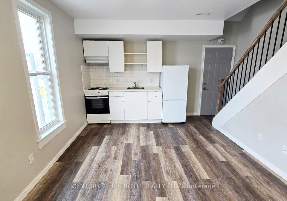4front-street-s-orillia-ontario-s13745312