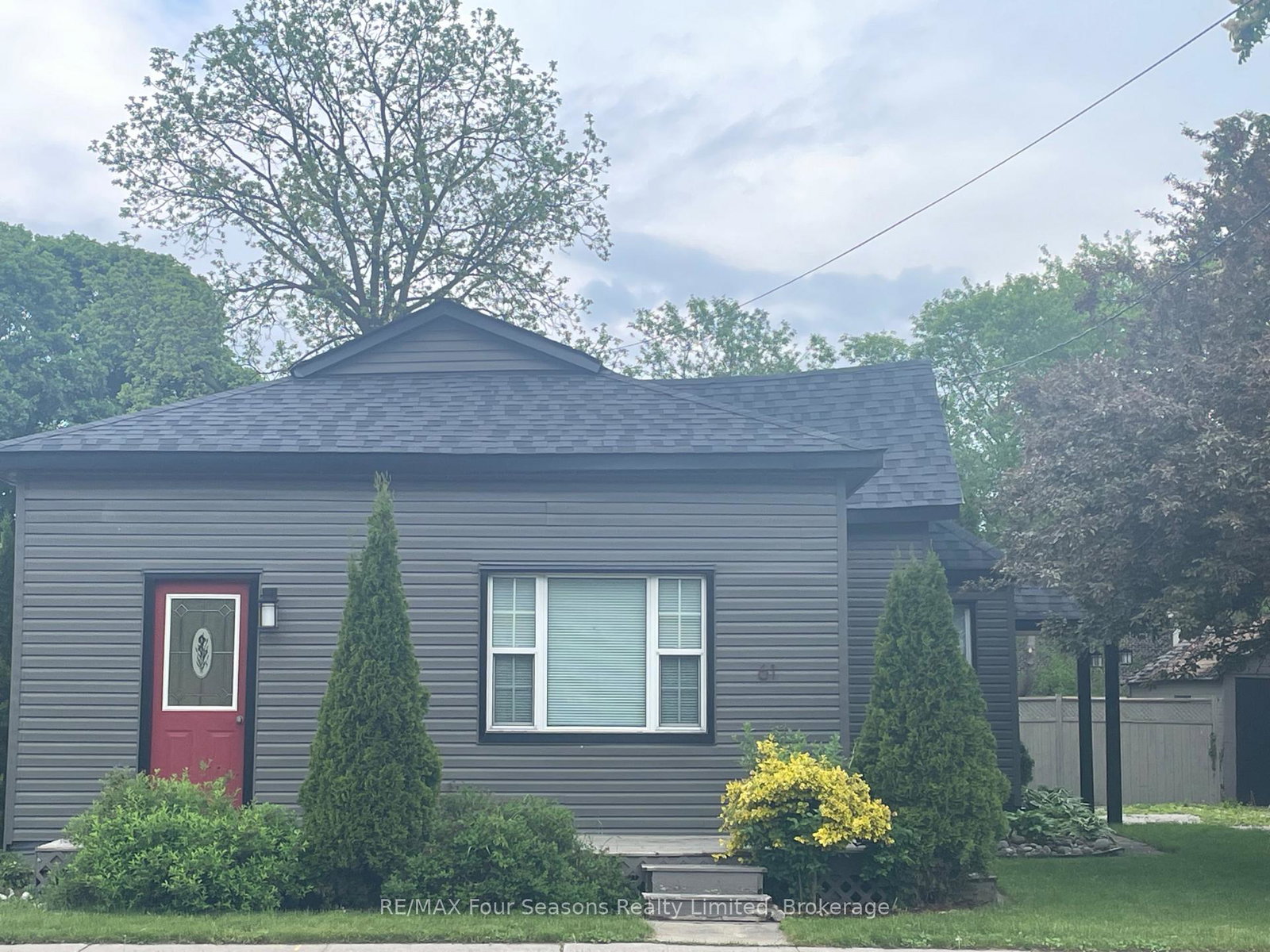 61-sixth-street-collingwood-ontario-s13746824