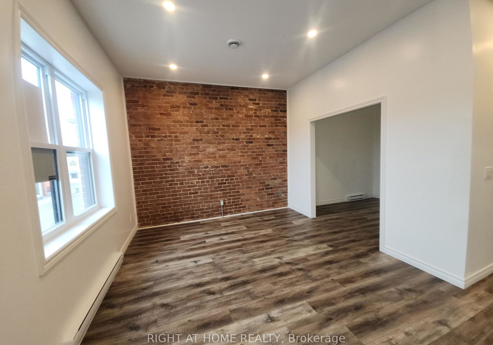 9-w-queen-street-w-springwater-ontario-s13747602