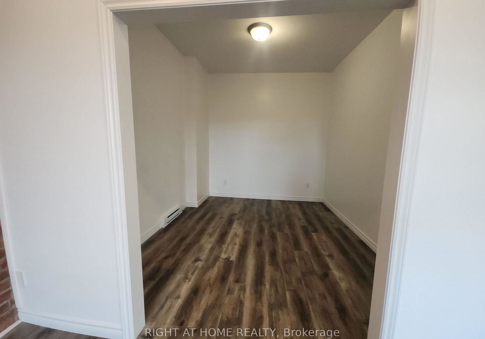 9-w-queen-street-w-springwater-ontario-s13747602