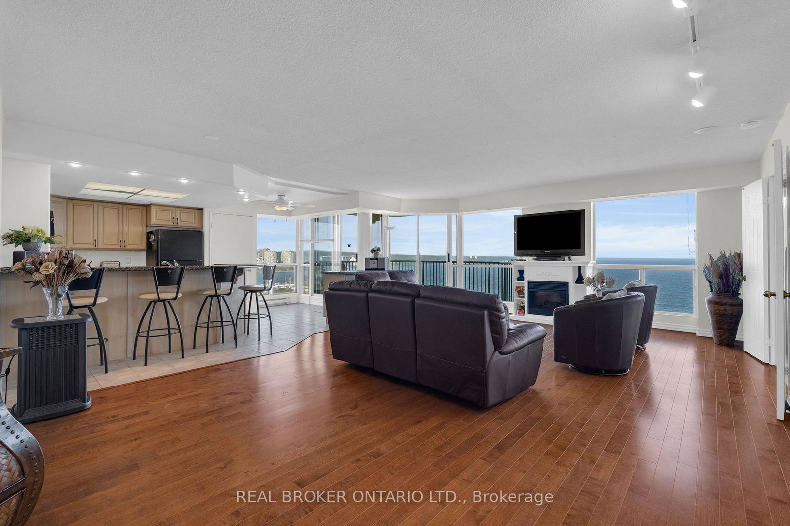 65-ellen-street-barrie-ontario-s13748034