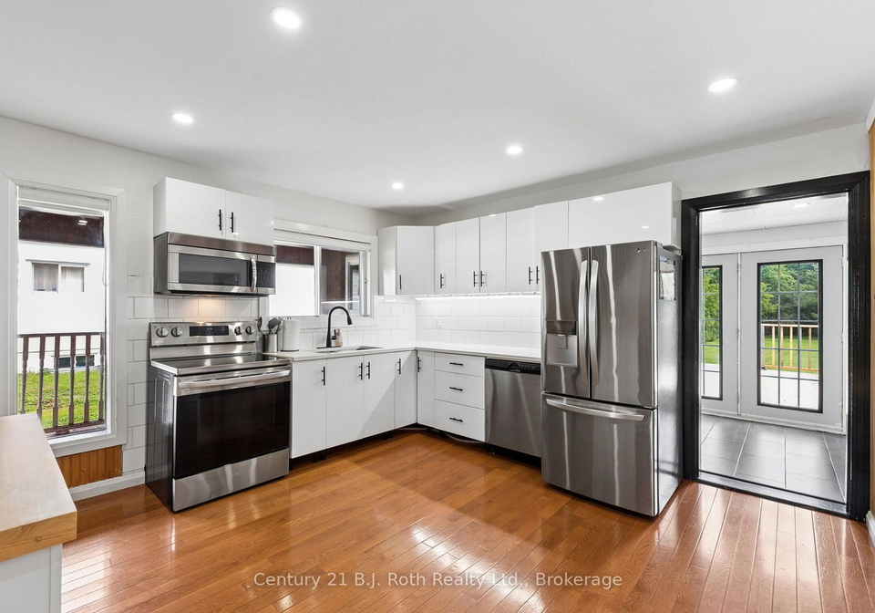 15-lucy-street-penetanguishene-ontario-s13755114