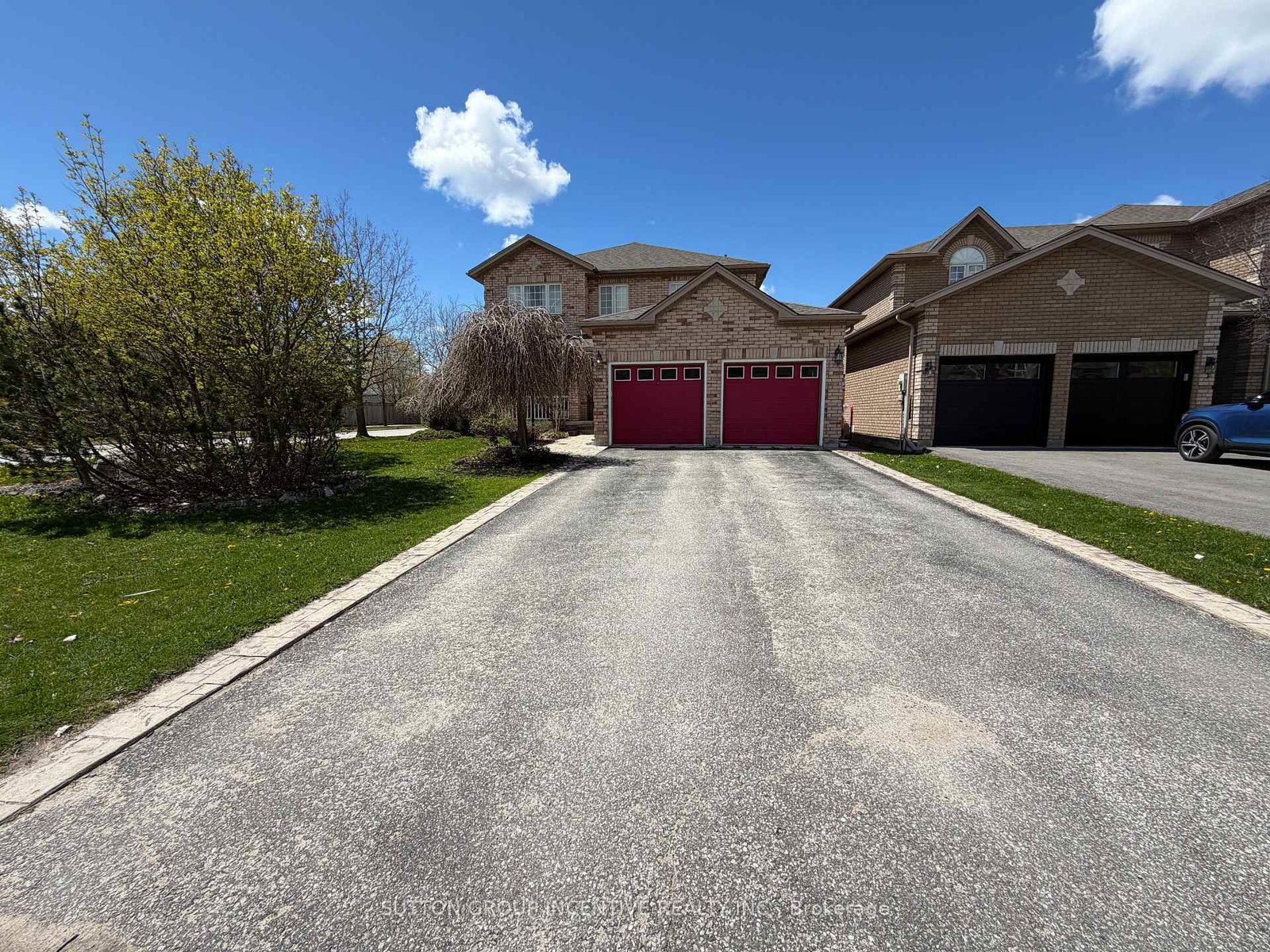 1-buman-court-barrie-ontario-s13755932