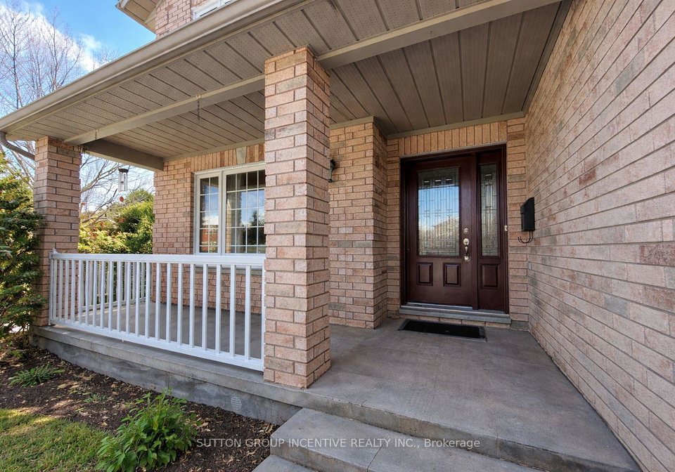 1-buman-court-barrie-ontario-s13755932