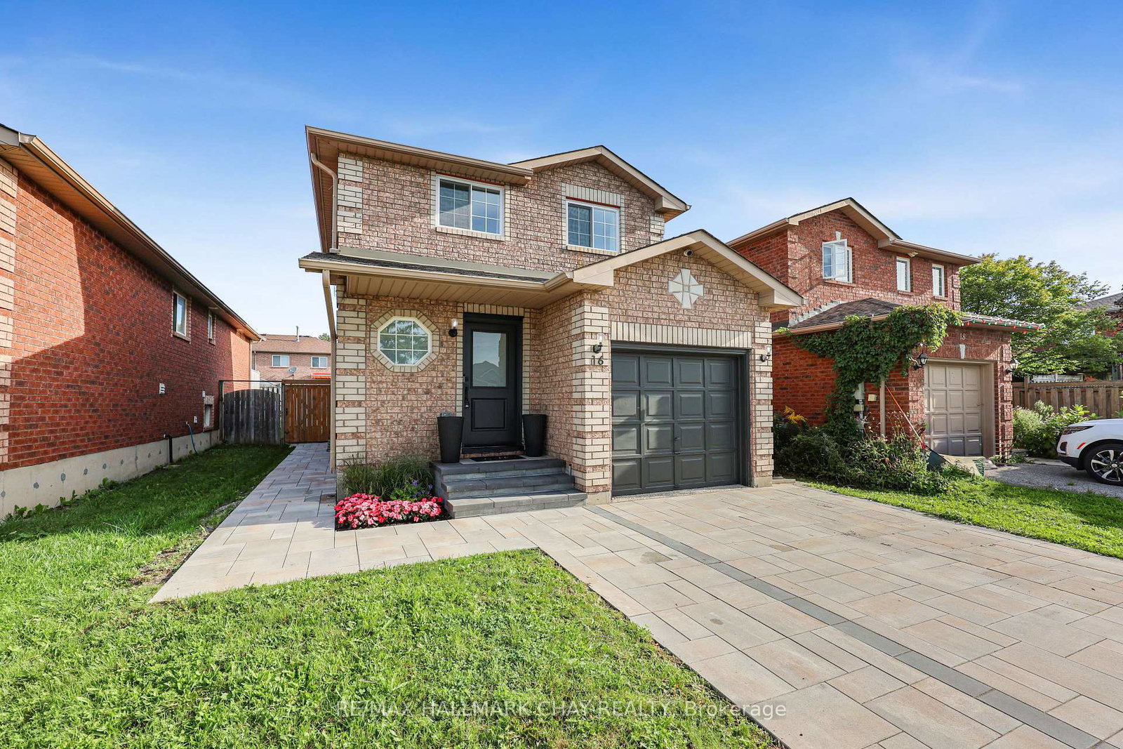 16-buggs-gate-barrie-ontario-s13760252