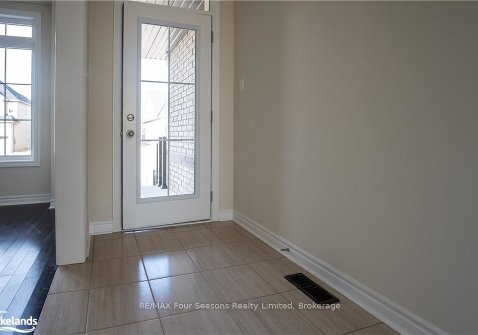 90-kirby-avenue-collingwood-ontario-s13761226