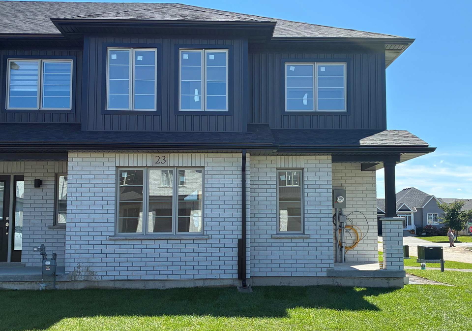 23-strath-crescent-springwater-ontario-s13768396