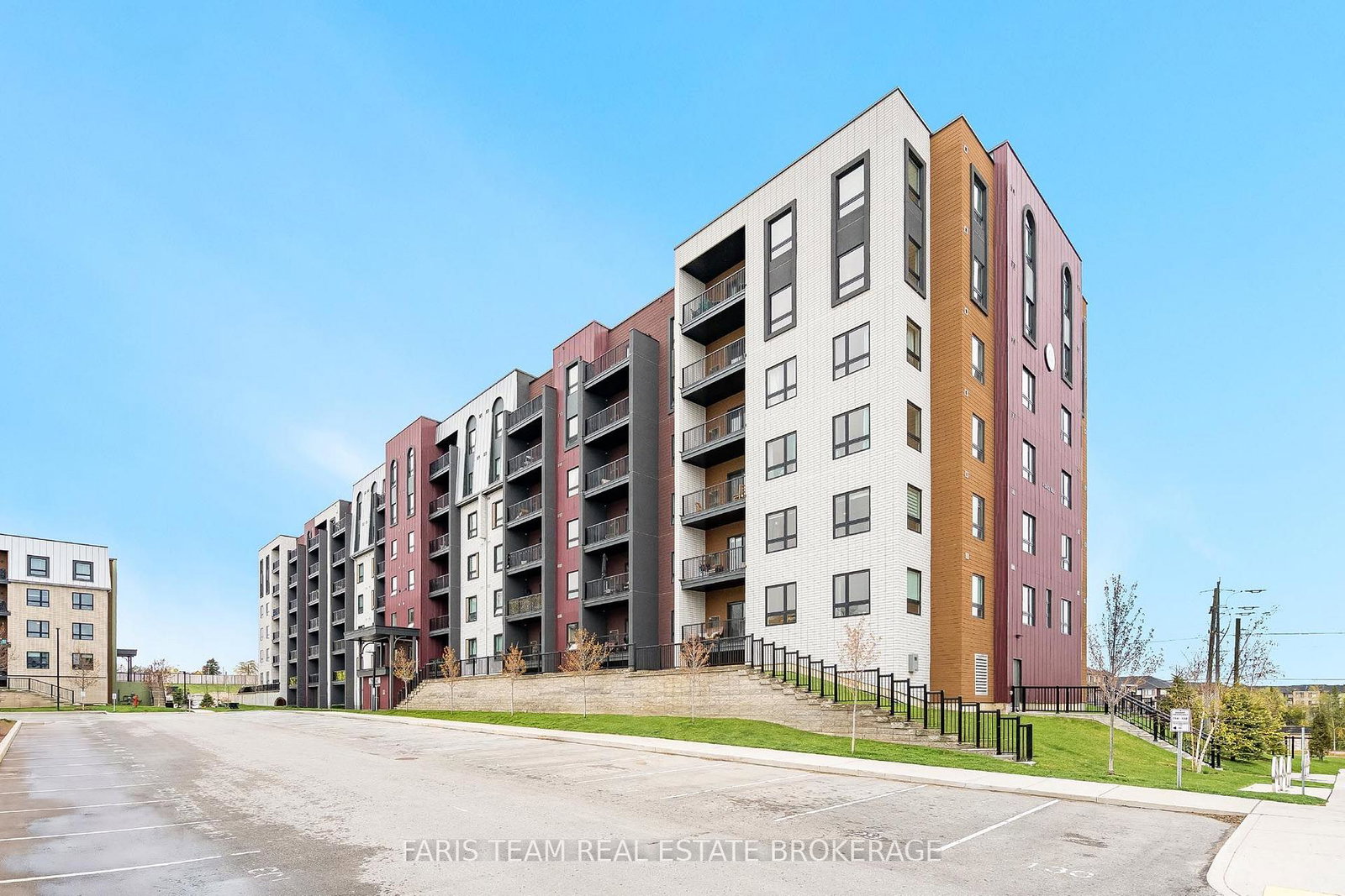 4-spice-way-barrie-ontario-s13768744