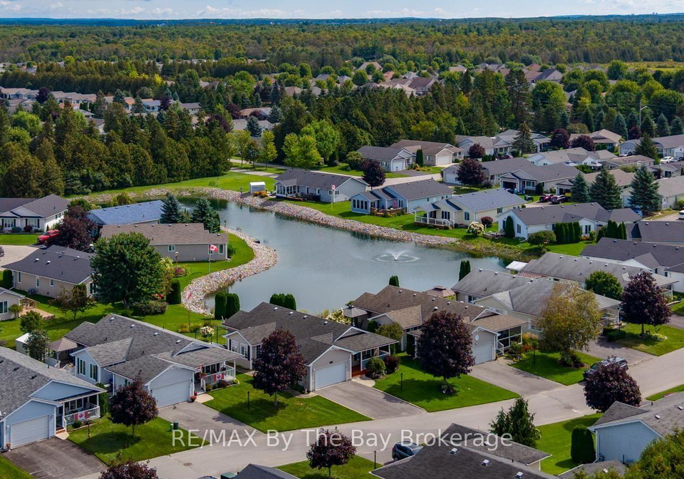 19-kentucky-avenue-wasaga-beach-ontario-s13771880