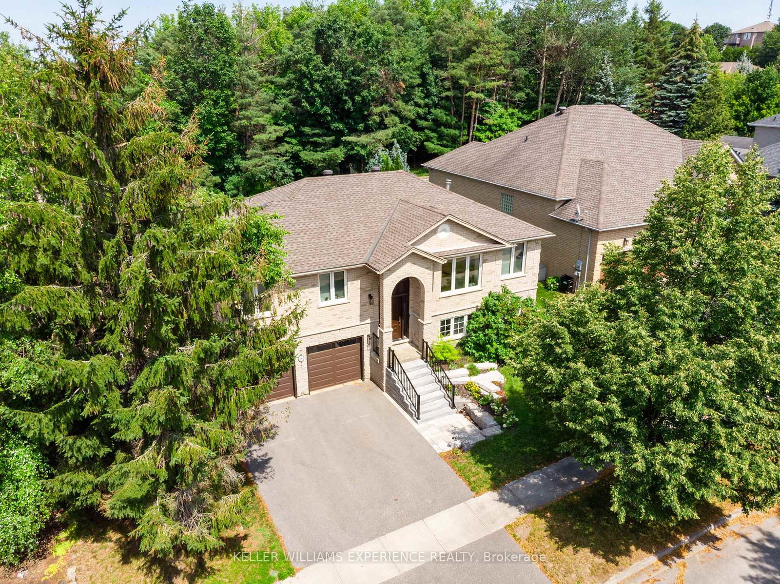 5-grouse-glen-barrie-ontario-s13772520