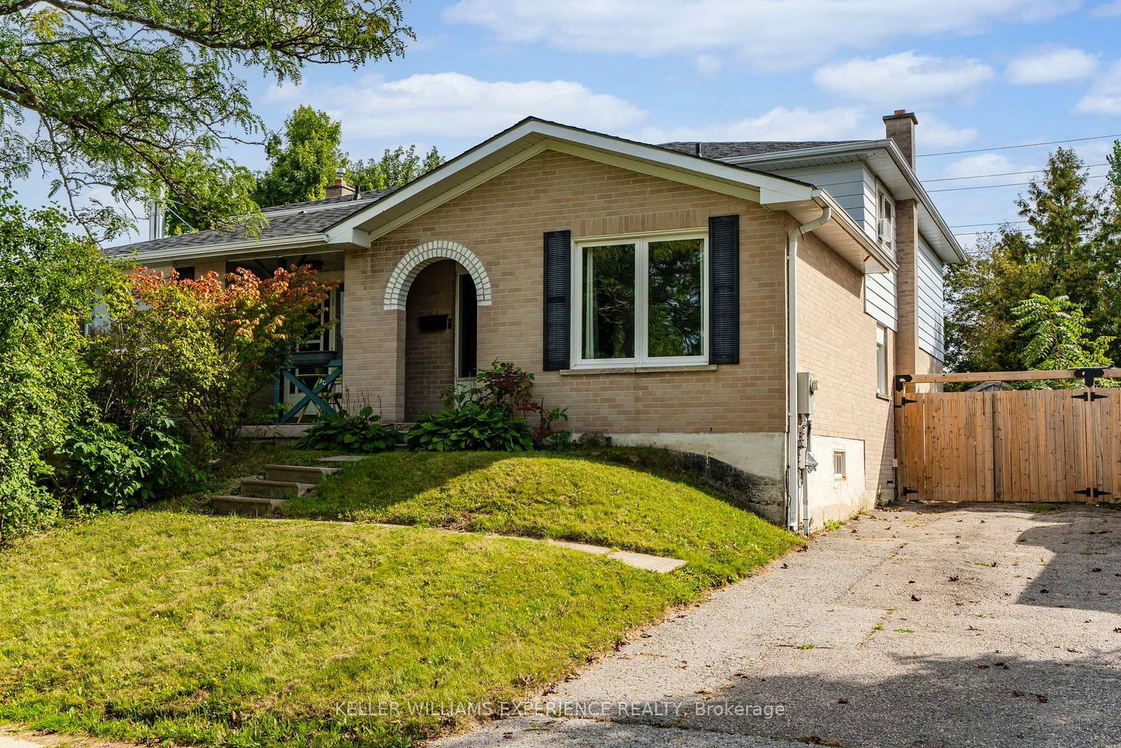 21-b-college-crescent-barrie-ontario-s13773198
