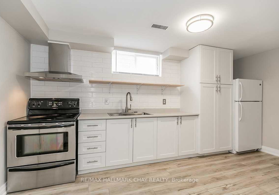 3-buchanan-street-barrie-ontario-s13773636