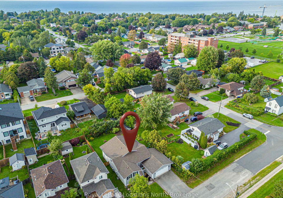 121-erie-street-collingwood-ontario-s13773988