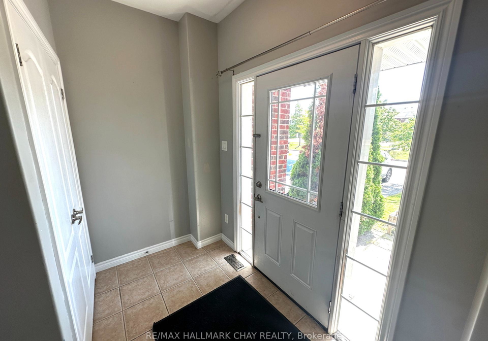 18-claudio-crescent-barrie-ontario-s13775148