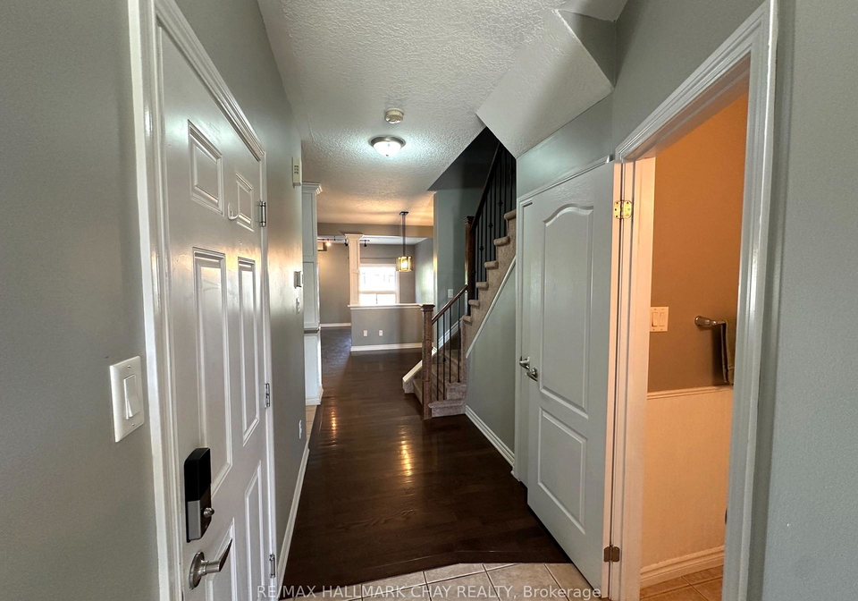 18-claudio-crescent-barrie-ontario-s13775148