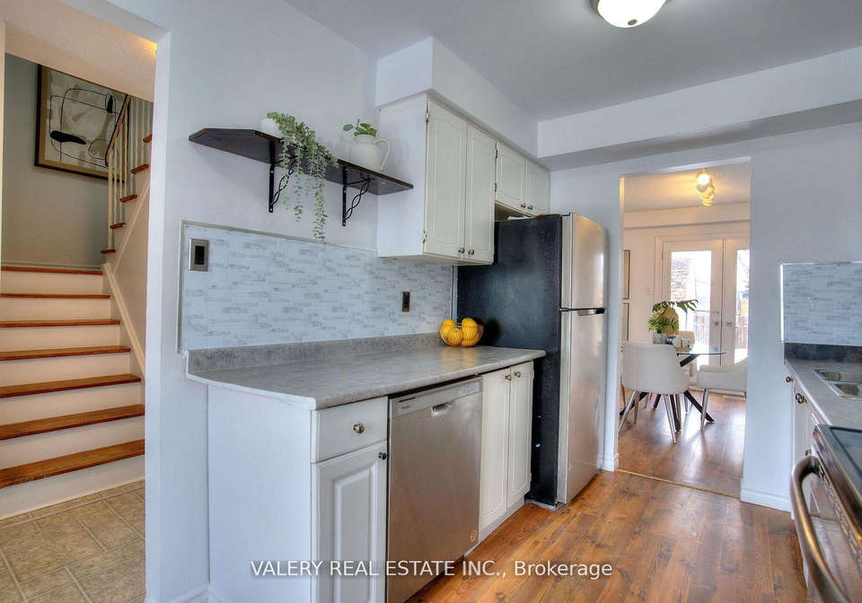 24-lampman-lane-barrie-ontario-s13775256