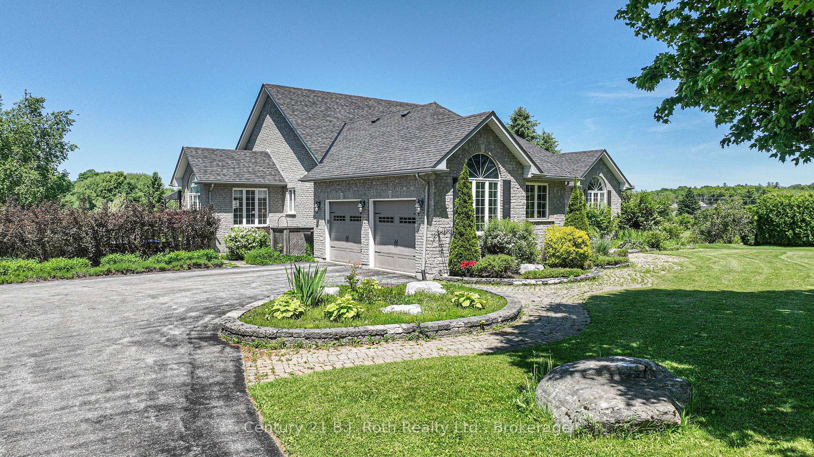 1273-hawk-ridge-crescent-severn-ontario-s13778840