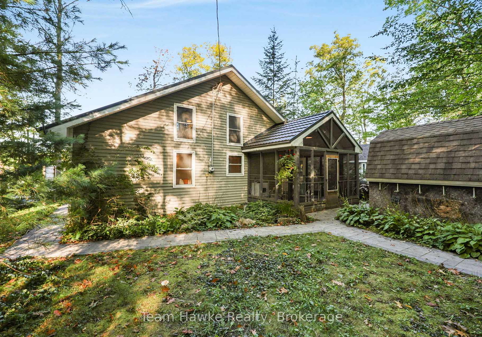 8-farlain-lake-road-e-tiny-ontario-s13781666
