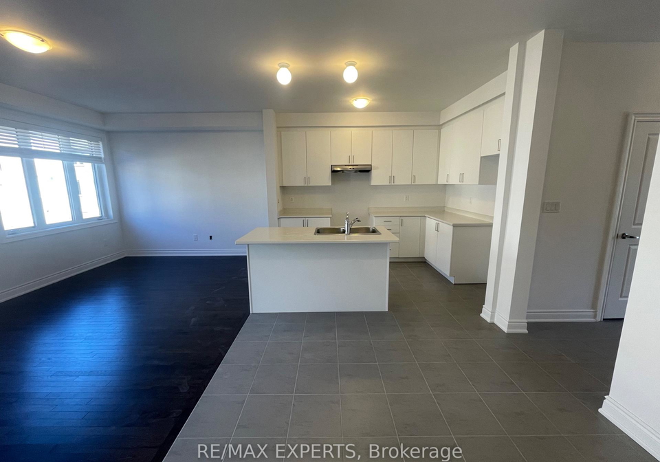 14-autumn-drive-wasaga-beach-ontario-s13784992