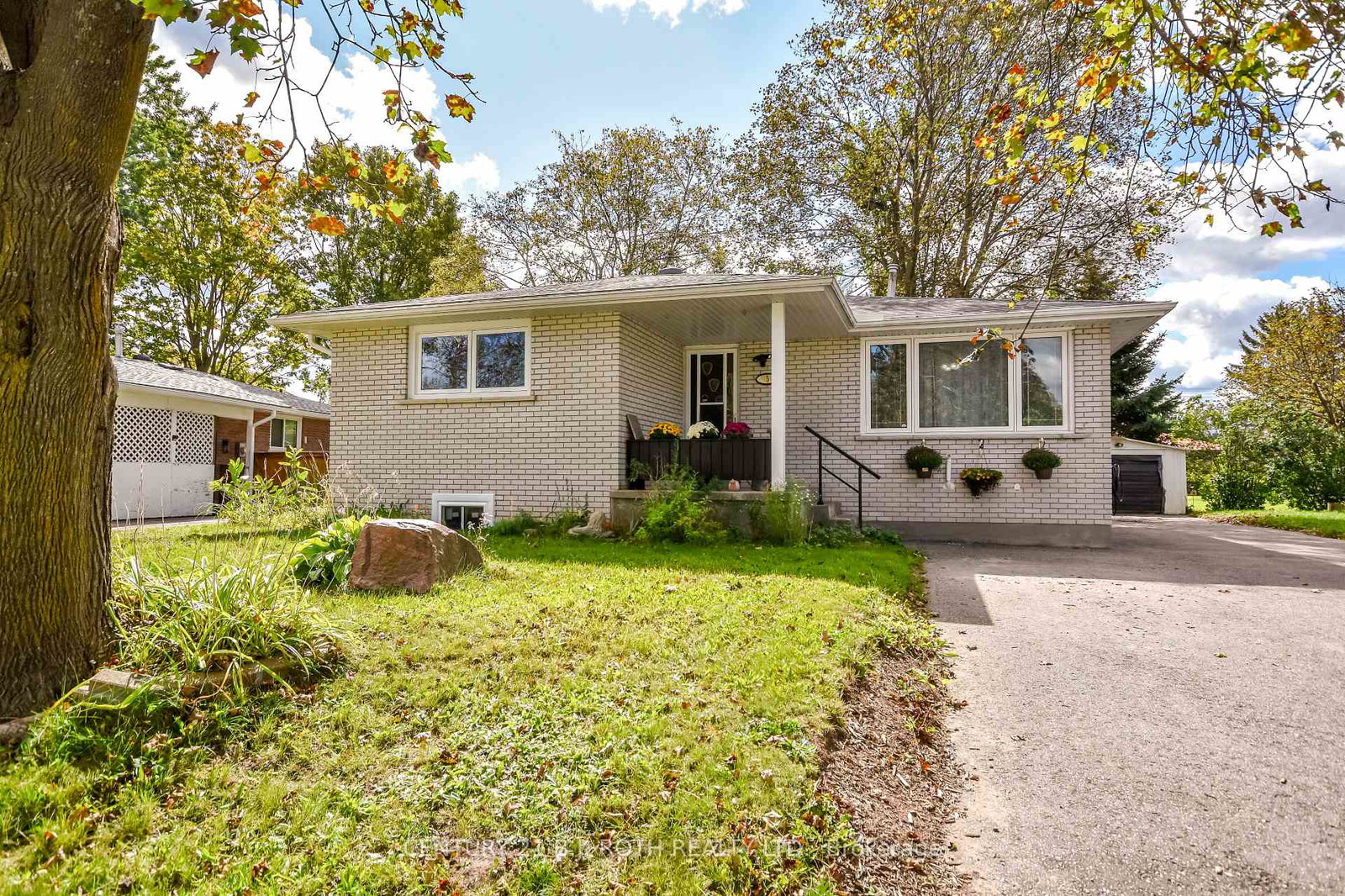 5-east-gate-barrie-ontario-s13786942