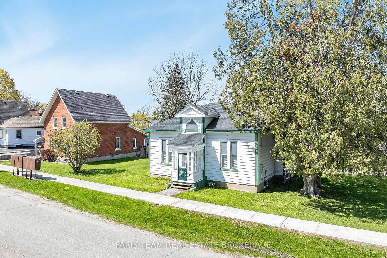 16-peel-street-penetanguishene-ontario-s13787304