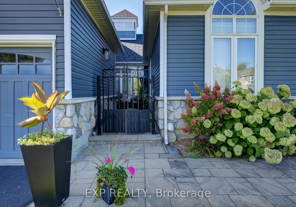 63-silver-crescent-collingwood-ontario-s13789424