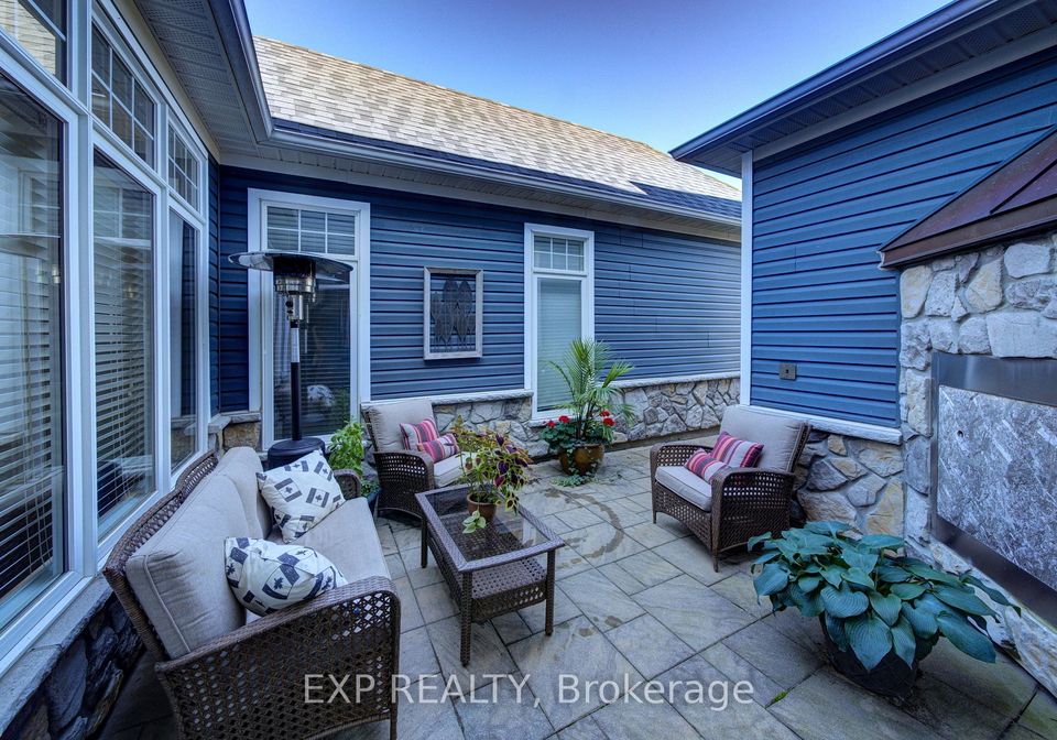 63-silver-crescent-collingwood-ontario-s13789424