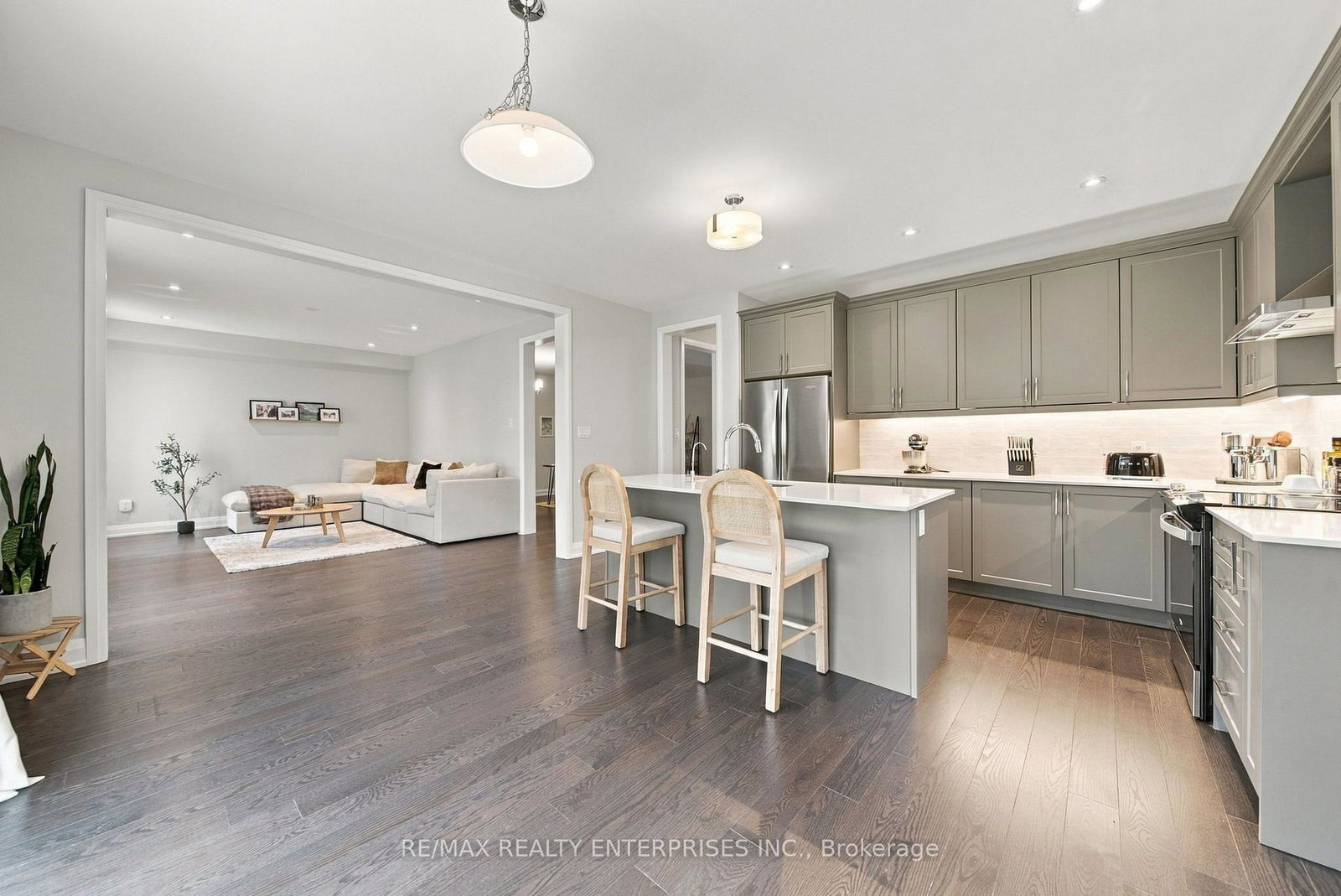 35-sweet-cicely-street-springwater-ontario-s13789894